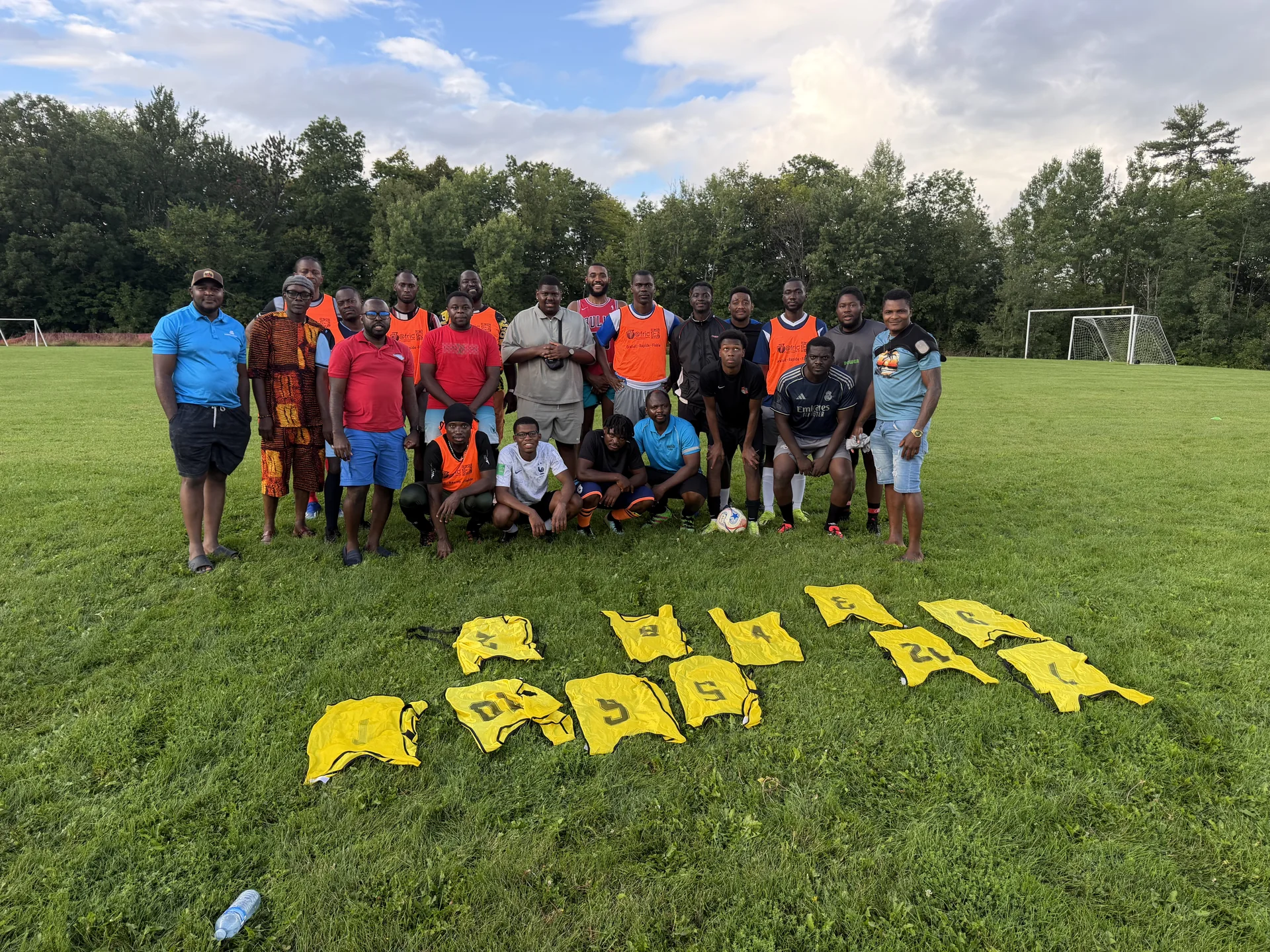 Des membres de RESO participant à une activité de plein air